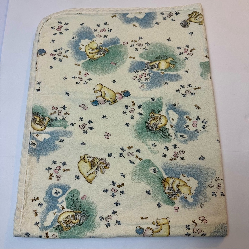 Winnie the Pooh VINTAGE Blanket with Pooh & Honey Pots